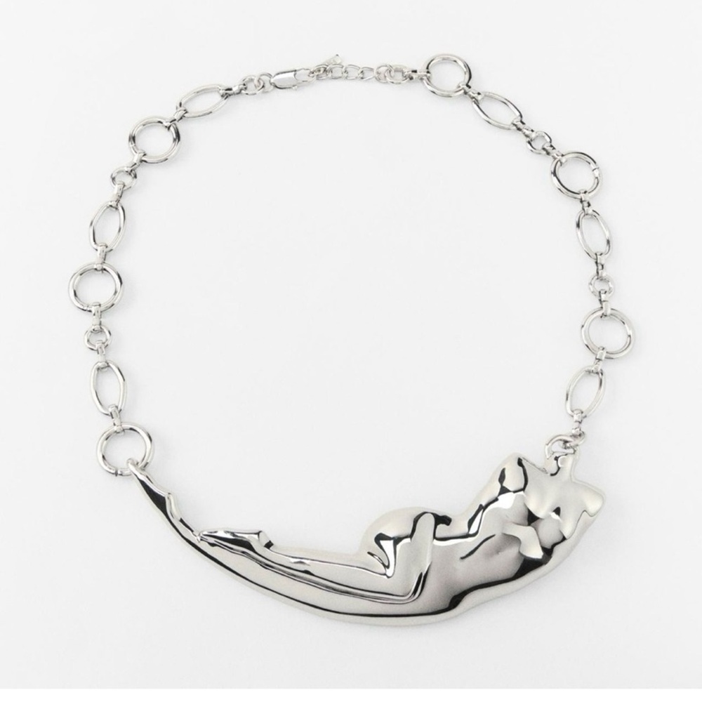 ZARA Sculptural Silver Torso Chain – Statement Body Jewelry